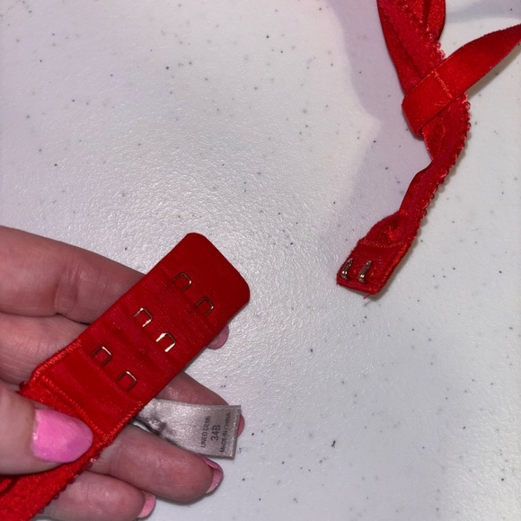 Victoria's Secret Red Lace Bra - Picture 7 of 7